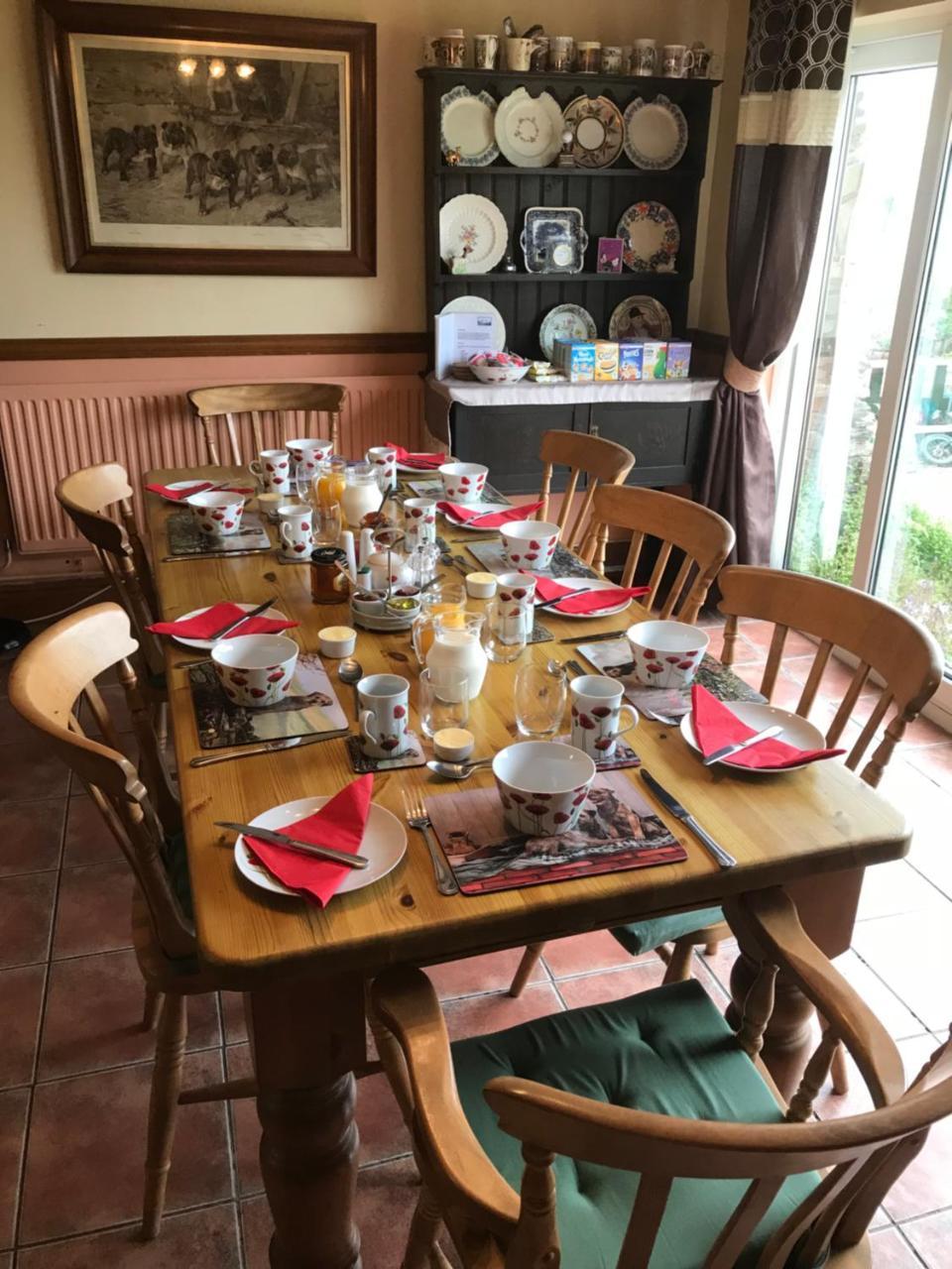 Brynawel Farm B&B Pontlliw Bagian luar foto